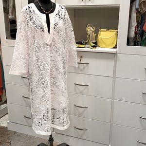 Bcbgmaxazria caftan style lace dress